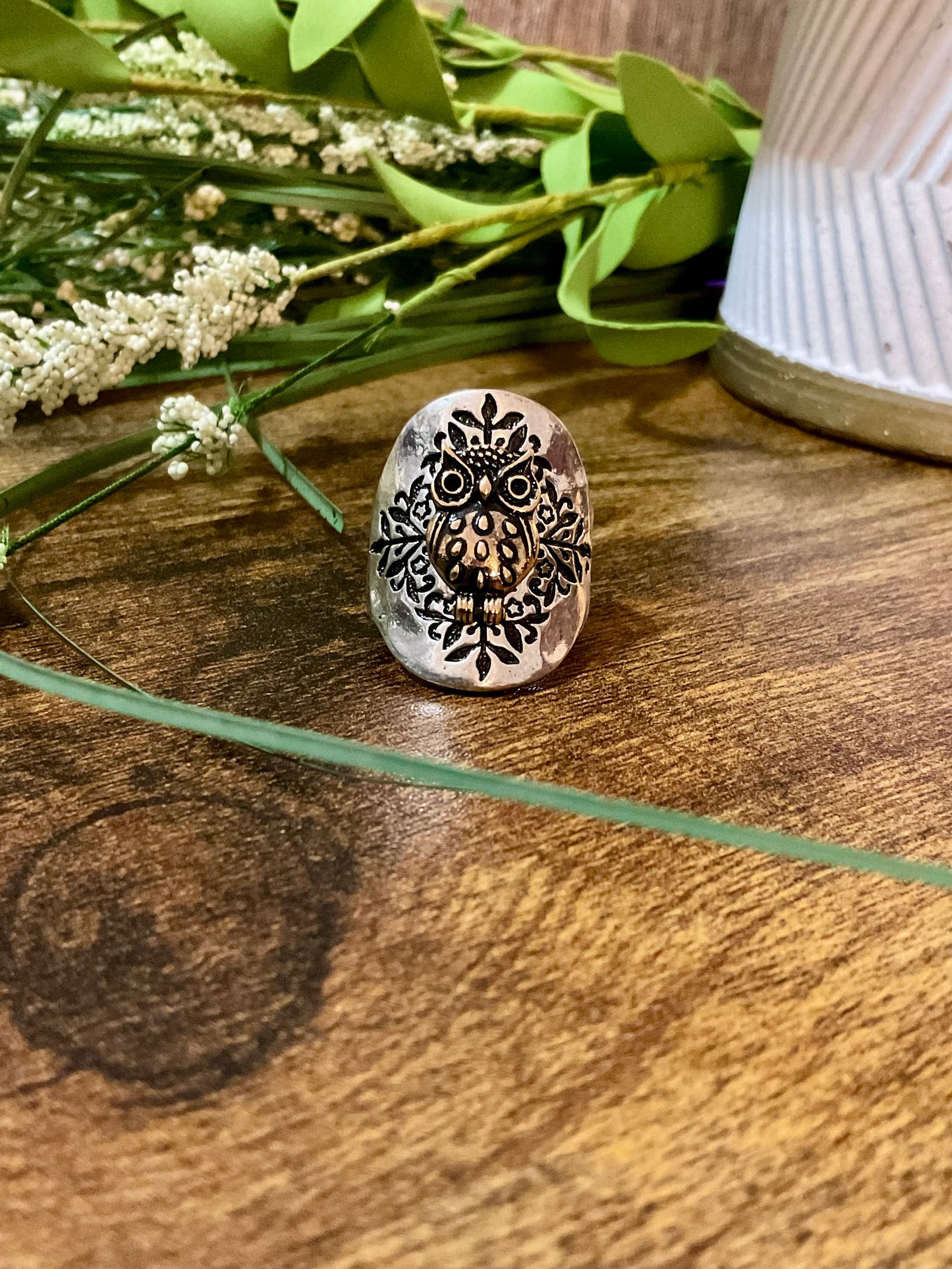 Two-Toned Owl Ring with Stretch Band