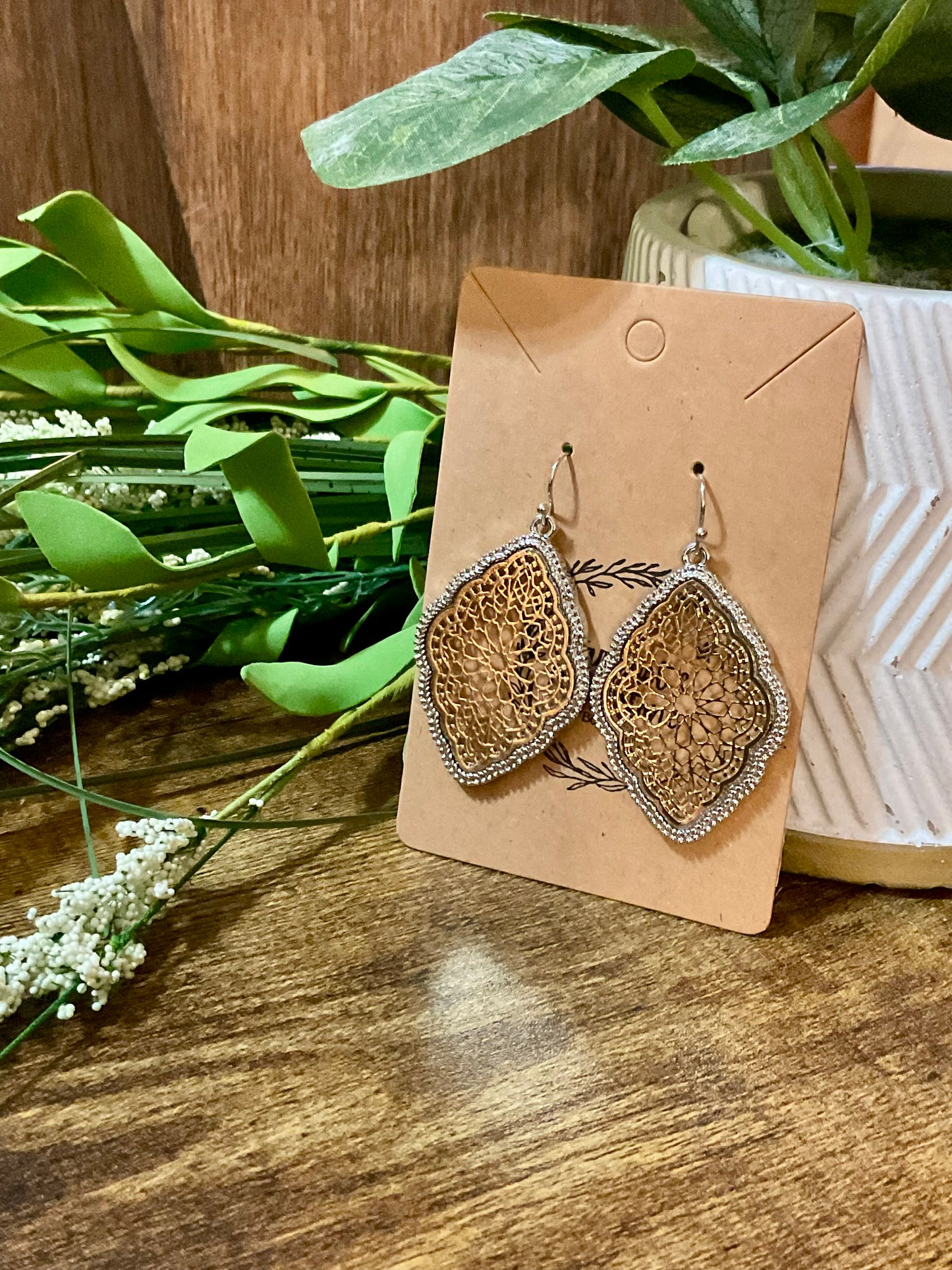 Two-tone metal filigree earrings