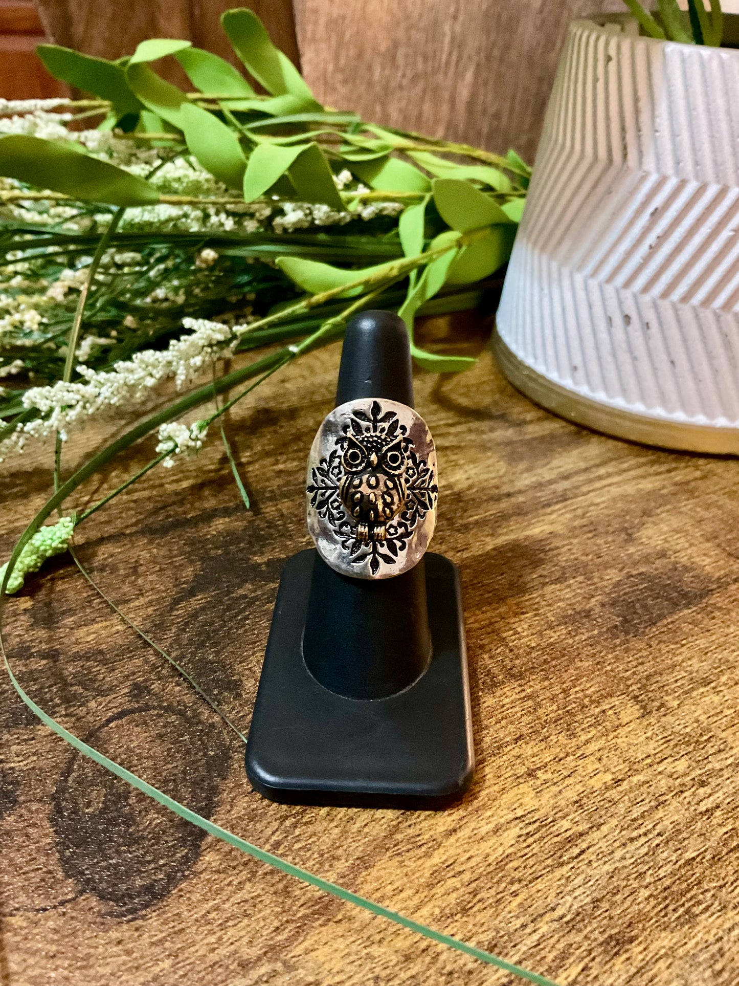 Two-Toned Owl Ring with Stretch Band