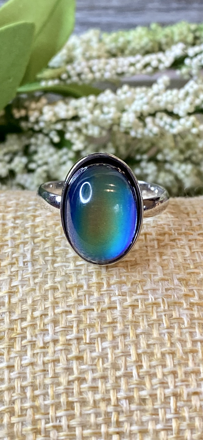 Adjustable oval Blue mood ring