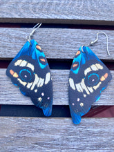 Load image into Gallery viewer, Butterfly Wing Lightweight Earrings
