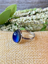 Load image into Gallery viewer, Adjustable oval Silver mood ring 
