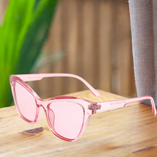 Load image into Gallery viewer, Retro High Pointed Cat Eye Sunglasses
