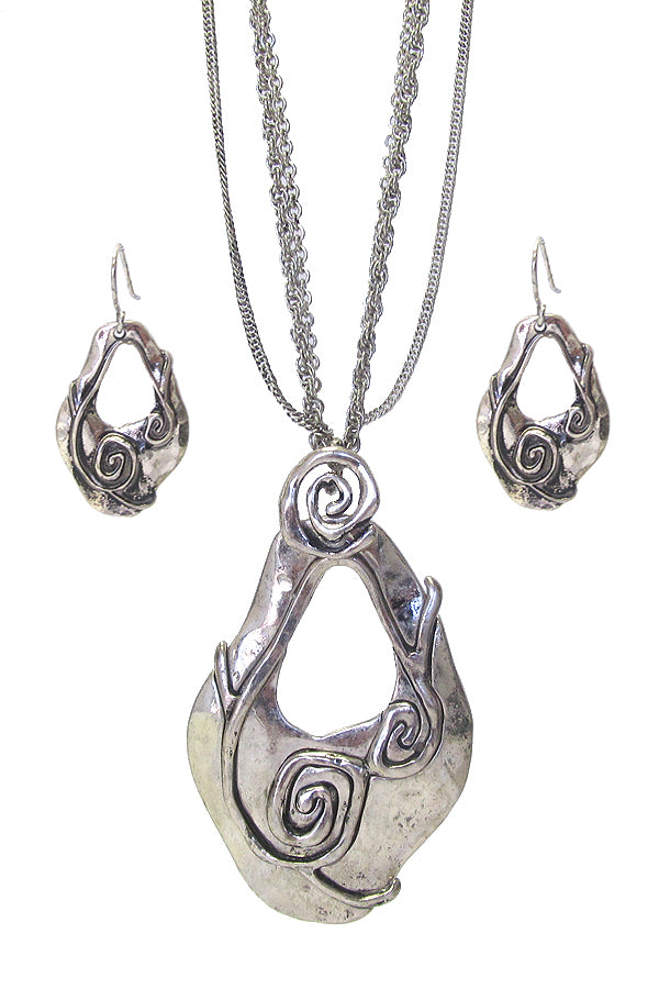 Multi chain Hammered Necklace Set