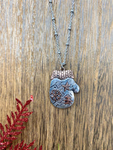 Load image into Gallery viewer, Two tone Mitten Necklace Set
